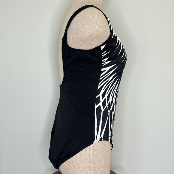 Miraclesuit Black and White Optical Illusion One Piece Swimsuit Size 14 - Picture 3 of 9